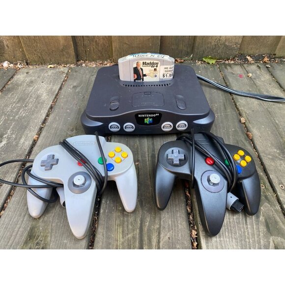 Nintendo N64 Console Bundle with x2 Controller and x1 Games - Tested & Working - Picture 1 of 7
